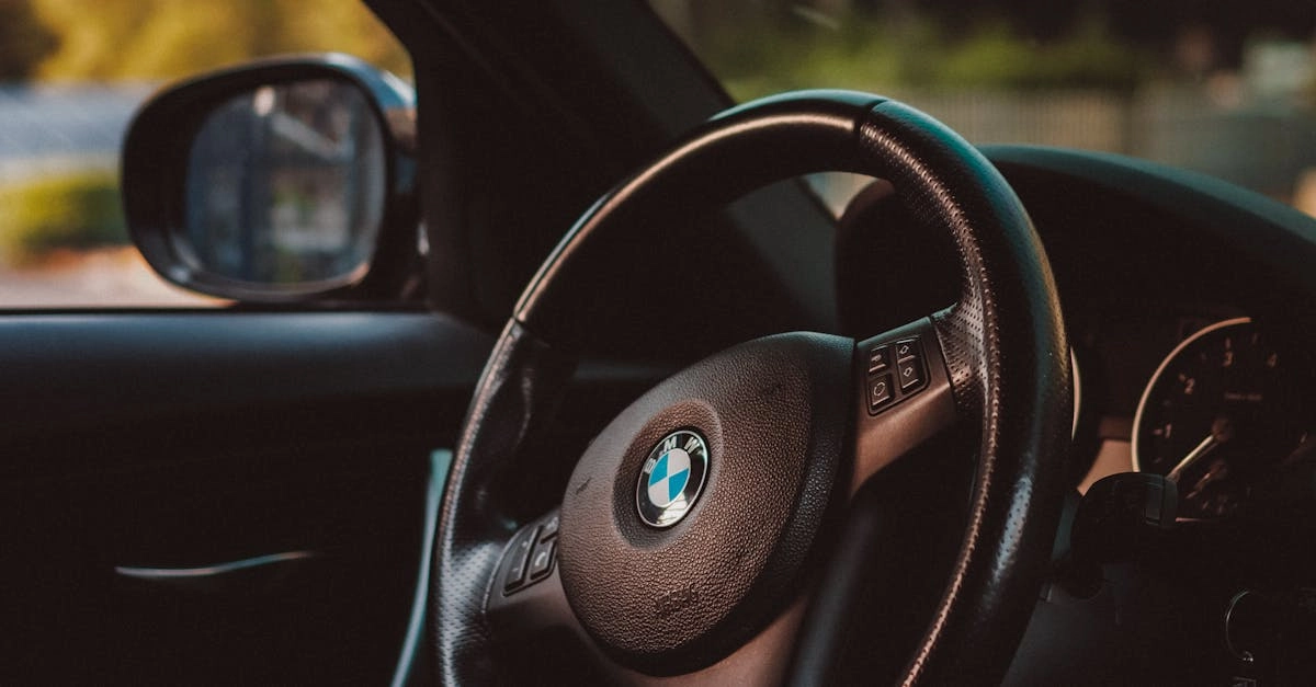 Стильный дизайн немецкого игрового портала с минималистичным интерфейсом