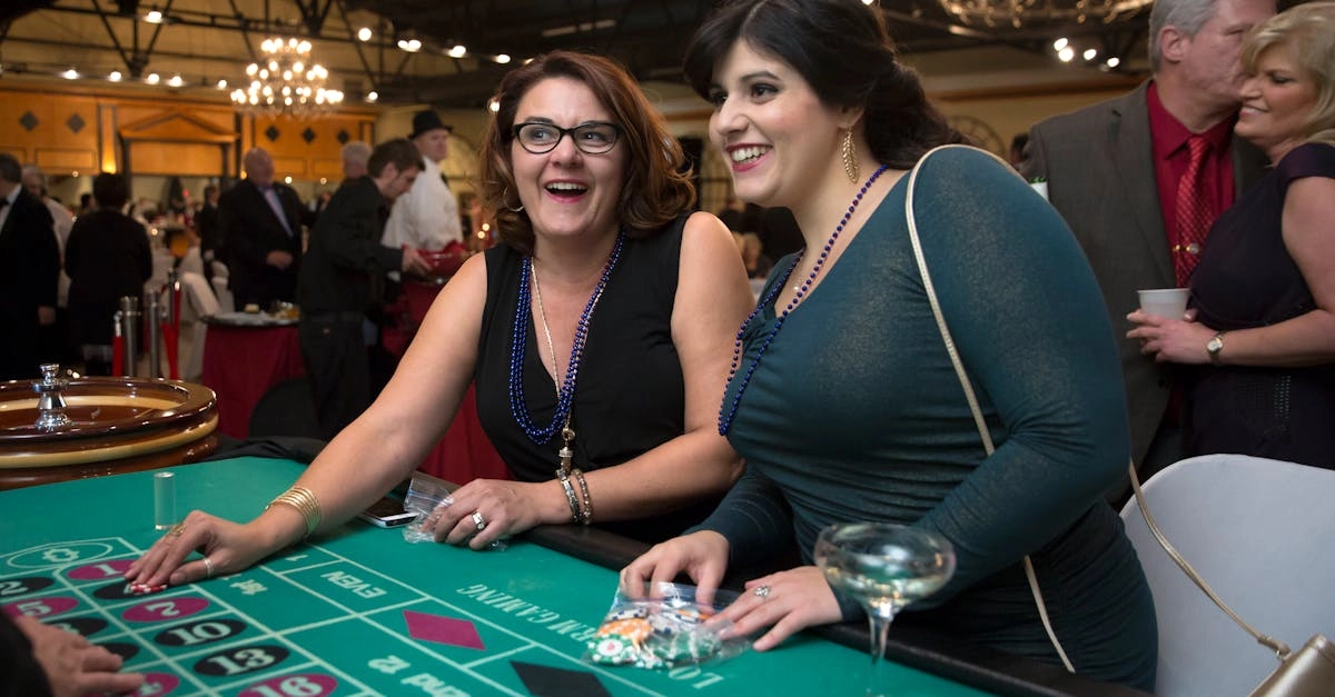 Стильные образы для игры в рулетку в казино